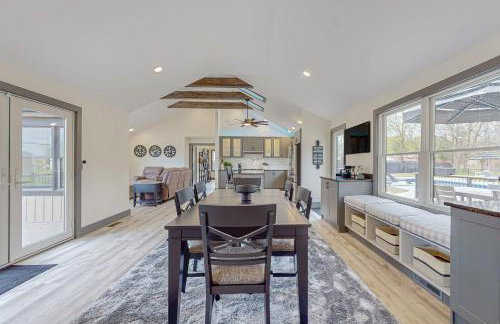 Outdoor Wonderland! Newly Built Home in Fort Ann - Foto 3