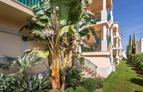 Bright 3-BR in Guia with Shared Pool by Lisbeyond - Foto 17