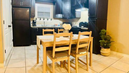 Western Style - 2 bed/1 bath (RATED 10 STARS) - Foto 4