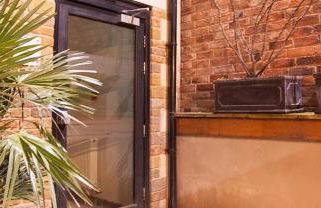 Rooms @ Number Six - Photo 44