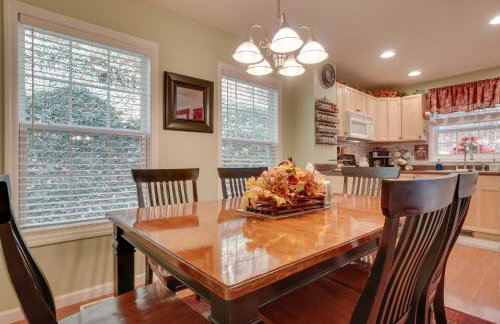 Enchanted Forest Cottage with Hot Tub! - Foto 7