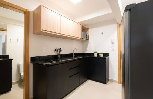 Localização Central! A 450 metros da Vila Germânica Loft com Piscina, Ar-Condicionado, Wi-Fi, Cozinha completa, Garagem Privativa, Espaço Zen, Academia, Sauna, e Mercadinho 24h - Foto 18