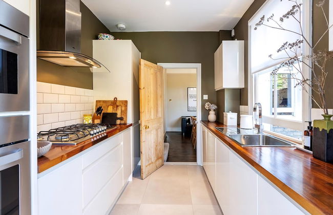 Tooting's Charming Victorian Garden Hideaway - Photo 7