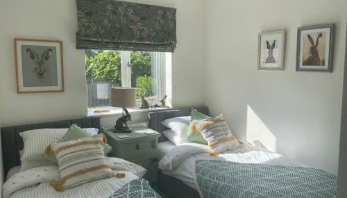 Bramblebee Cottage Salthouse - Photo 4