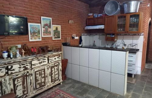 Casa de campo serrana, alegre e com piscina - Foto 33