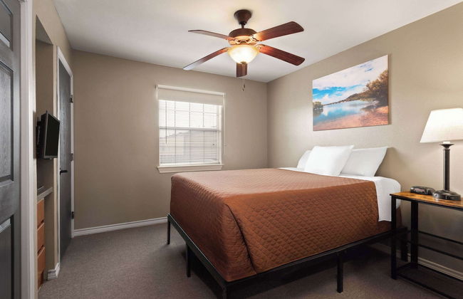 Eagle's Den Suites Cotulla a Travelodge by Wyndham - Foto 9