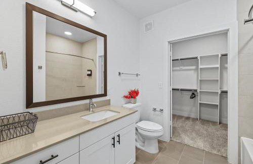 99 Modern 2B2B Near Stockyards, Resort Pool & Gym, 7M to Dickies Stadium, 15M to AT&T stadium - Foto 29
