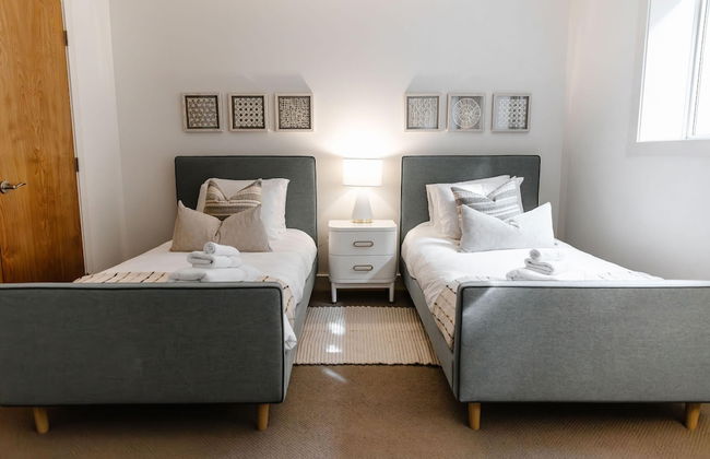 Private Luxury Oasis w Pool HT Parking - Photo 55