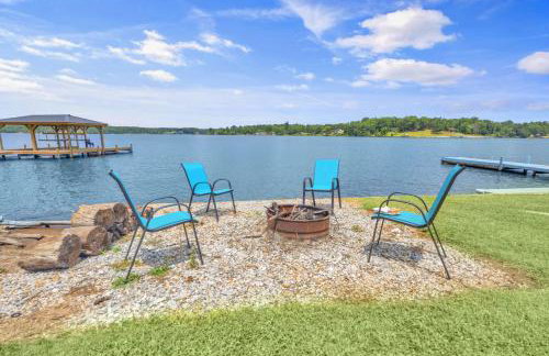 Lakefront Getaway with Dock Pool Sunset Games - Foto 68