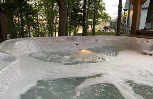 Lake Front King Suite: Full Kitchen-Lakefront Deck- Shared Hot Tub - Foto 40