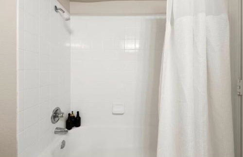 Comfortable Stay Near UT and Downtown Austin - Foto 19