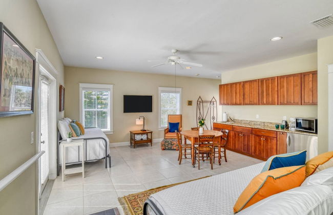 The Dolphins of Salt Run - Foto 44