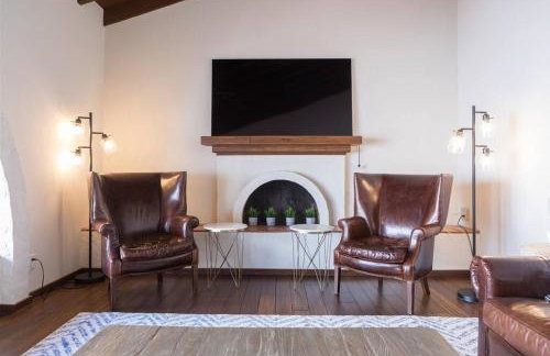 Spacious Arcadia Lite house w pool mtn views - Photo 5