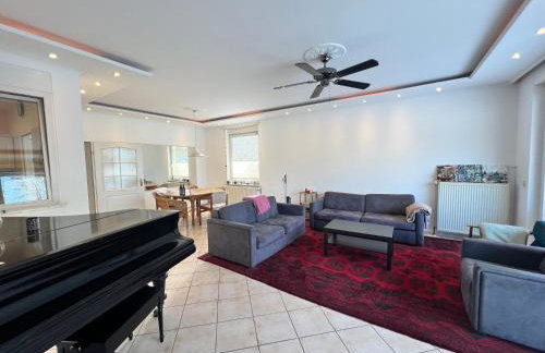 Große Terrassenwohnung mit Seeblick - Photo 1