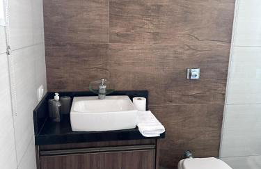 Sobrado top com piscina, espaço gourmet, próximo à praia com Ar Condicionado - Foto 30