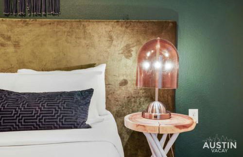 Dual Urban Oasis 8BR in Vibrant North Loop Hub - Foto 32