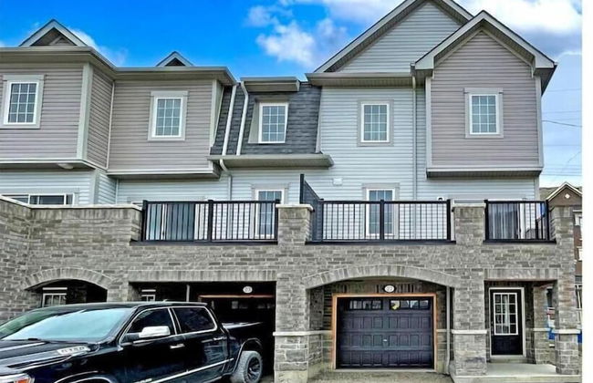 Elegant 3-bedroom House - Bowmanville - Foto 1