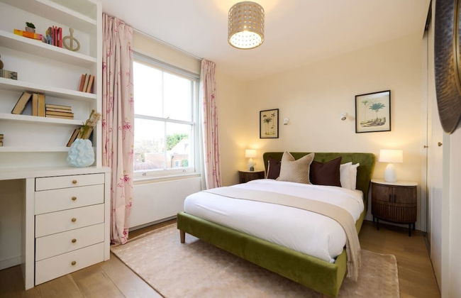 The South Hampstead Hideaway - Stylish 6bdr Home - Photo 37