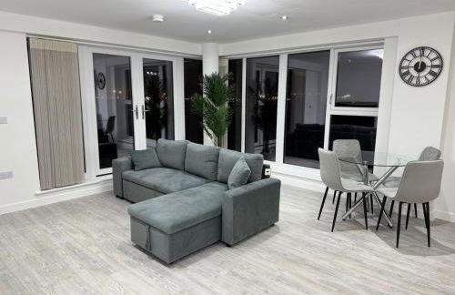 Serenity Waterfront 2 Bed Apartment - Foto 2