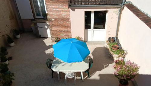 Appartement au cœur de la Petite Cité de Caractère - Foto 3