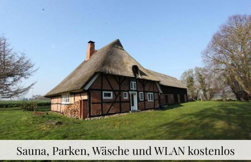 Reetdachkate am Feldrand mit grandiosem Weitblick - Foto 1