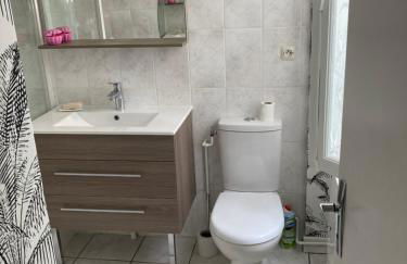 A 2 pas de la plage de la Vallières - Foto 12