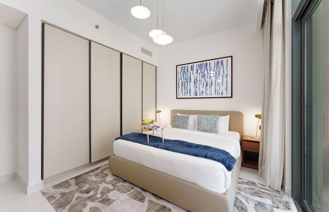 Maison Privee - Upscale Apt w/ Partial Dubai Marina & Palm Views - Photo 4