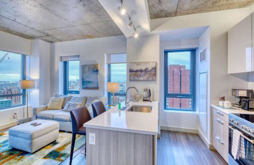 Modern Apt In Kendall Square - Photo 2