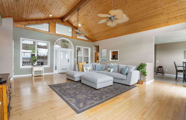 The Greenview Manor - Lake Views - Photo 12