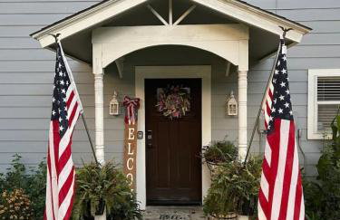 Massive lakefront home with HOT TUB - Foto 50