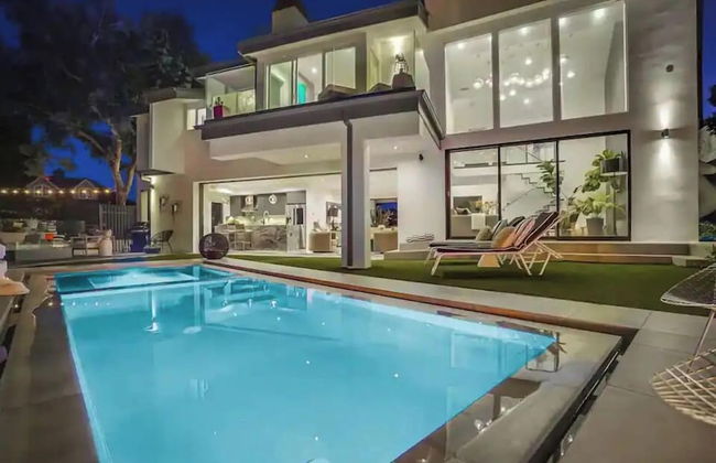 Troy Dr - Sleek & Modern Hollywood Hills Home With Stunning Views - Foto 1