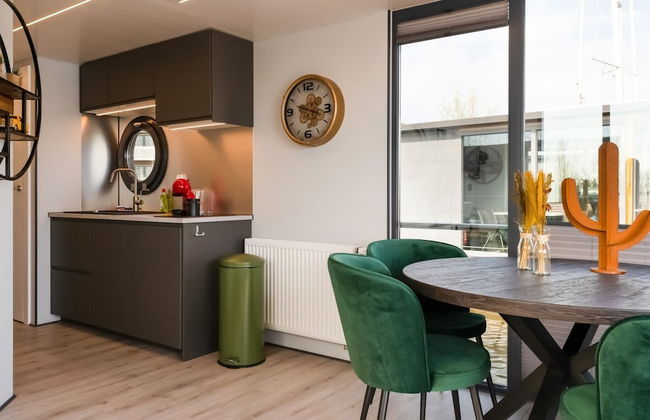 Beautiful Houseboat in Marina of Volendam - Foto 24