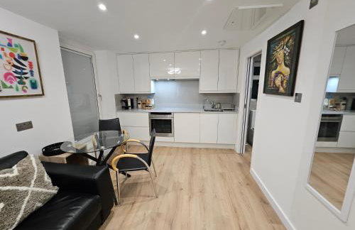 Ground Floor-Modern-Cosy-Private-Whitefield Studio - Foto 2