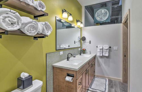 Modern Downtown Apt - Walk to Parks and Cafes! - Photo 18