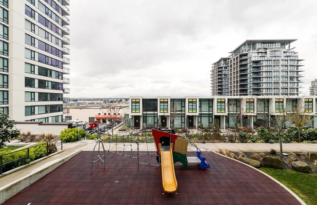 Convenient 2bdr 2BA Richmond Centre Condominium - Photo 16