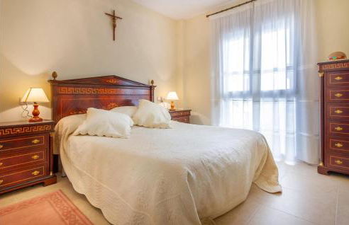 3 Bedroom Stunning Apartment In Calpe - Photo 7