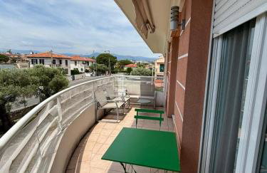 Charmant 2 pieces avec parking privé et piscine - Foto 5