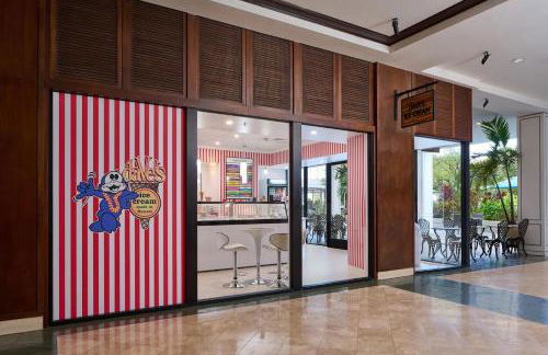 Ilikai Hotel Condo with Kitchen and Ocean View - Foto 30