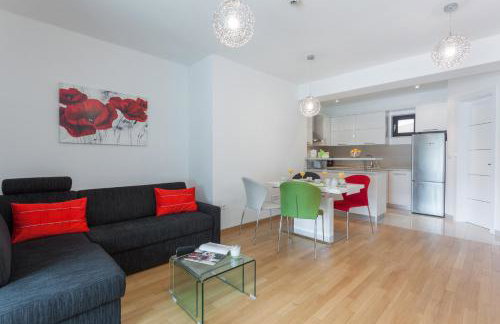 Apartment Navigatio with parking - Photo 6