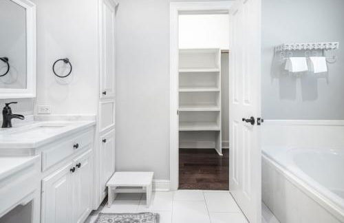 Bayou Breeze Retreat with Pool & River Access - Foto 29