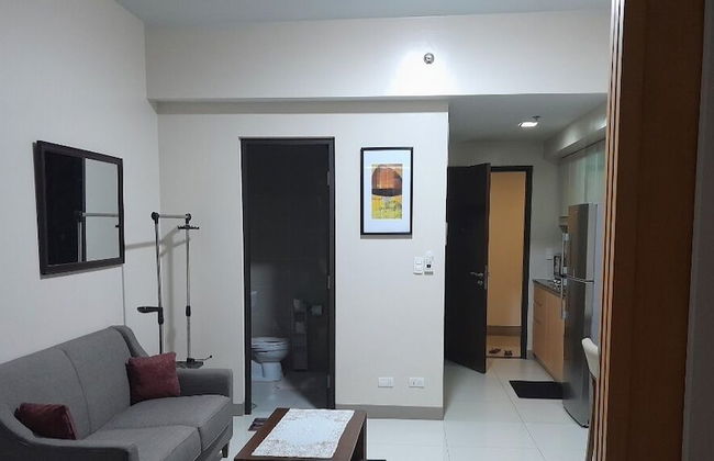 One Uptown Residence - Photo 3