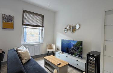 Modern Studio Flat with Balcony in Heart of London - Foto 1