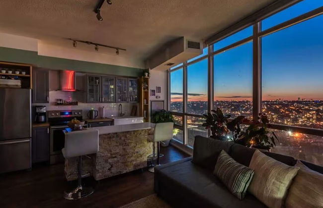 Lanterra Downtown Cn Tower - Photo 69