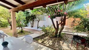 Mirto Beachside Apartment - 2BR - Wi-Fi - AC - 100m from the Beach - BBQ - Parking - Foto 2