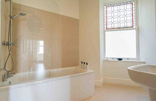 Beautiful Beach side Apartment - Foto 41