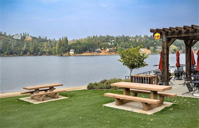 Marina Beach Lodge - Lakefront Home on Beach! by Yosemite Region Resorts - Foto 29