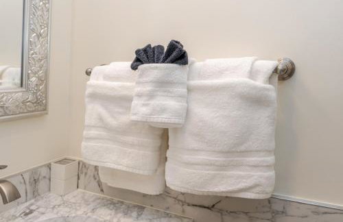 383 - 3BR Quincy - Chic House near Adams Park - Foto 50