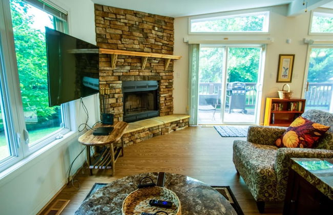 Cacapon Connected - Workplace Retreat - Foto 26