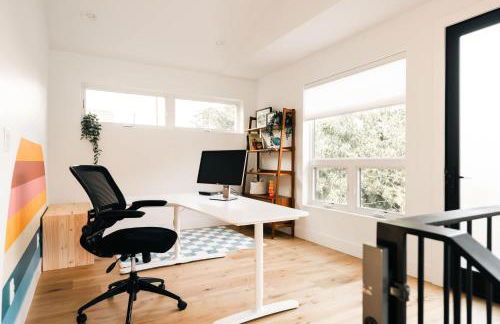 Colorful Sunnyside Escape - Walk to Dining & Parks - Foto 27