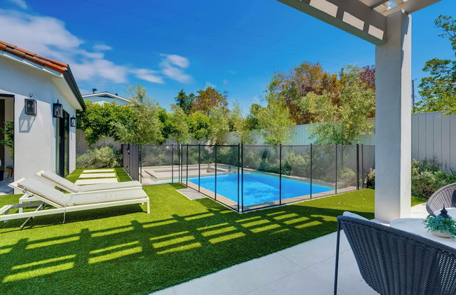 Villa Camellia - Charming 5 BR Home in the Heart of Studio City - Photo 65